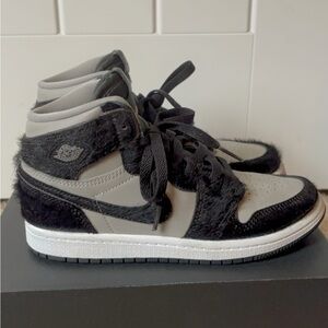 Jordan 1 Retro High OG size 2y